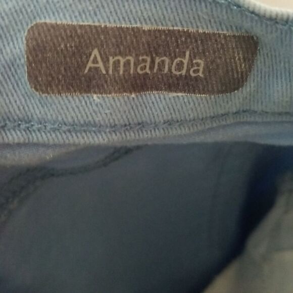 Gloria‎ Vanderbilt Women's light blue straight leg Amanda Jeans  size 12 - Picture 4 of 8